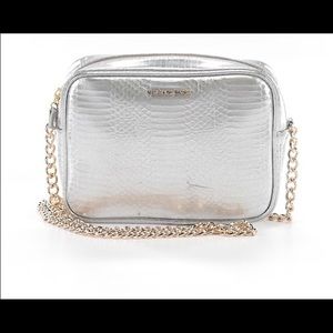 🌹✨🎉🎉✨victoria secret sliver crossbody bag 🎉🌹